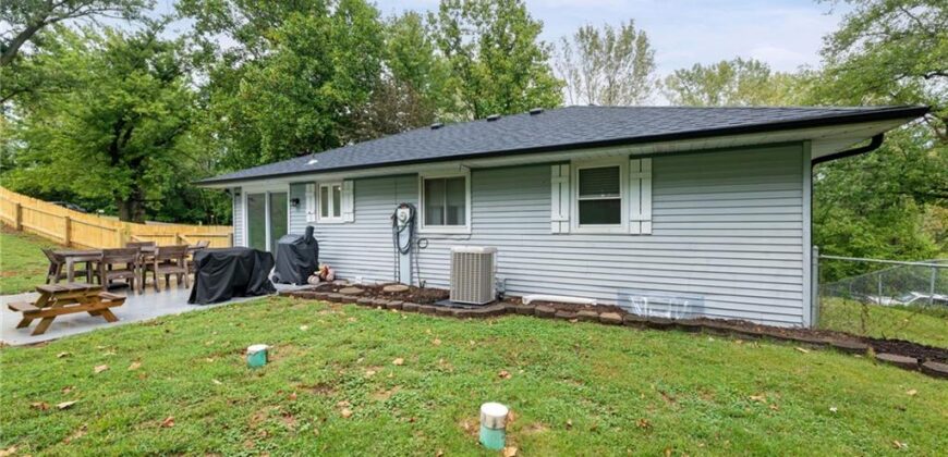 15 Village Circle Drive, Platte City, MO 64079