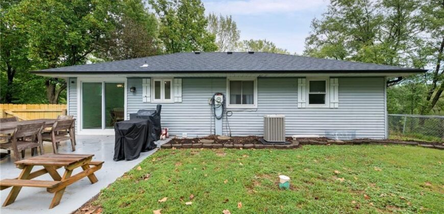 15 Village Circle Drive, Platte City, MO 64079