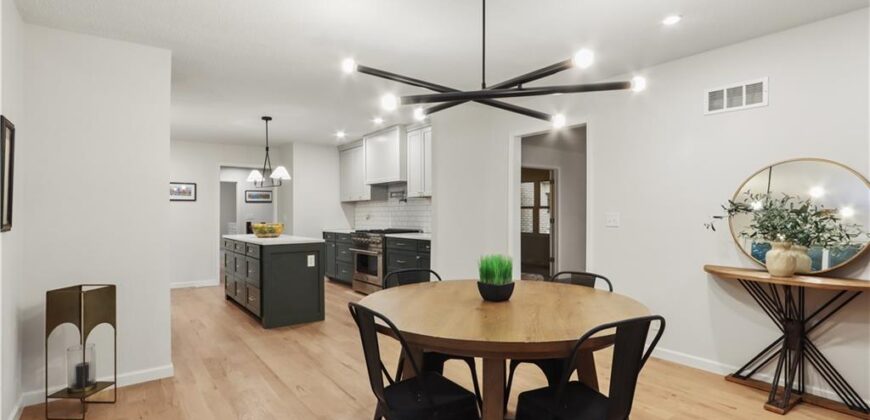 2 Maple Circle, Smithville, MO 64089
