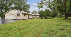 2 Maple Circle, Smithville, MO 64089