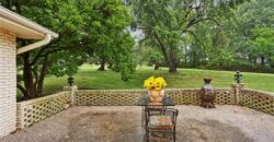 2 Maple Circle, Smithville, MO 64089