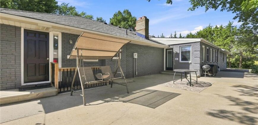 16413 Quinn Road, Smithville, MO 64089