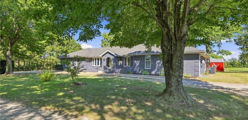 16413 Quinn Road, Smithville, MO 64089