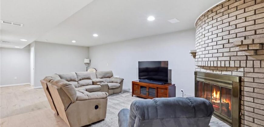 16413 Quinn Road, Smithville, MO 64089