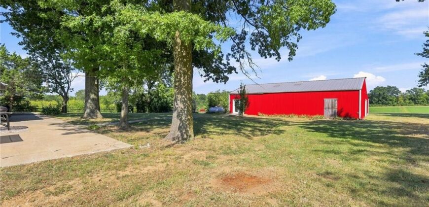 16413 Quinn Road, Smithville, MO 64089
