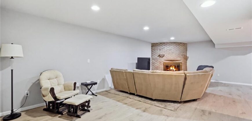 16413 Quinn Road, Smithville, MO 64089