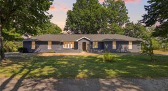 16413 Quinn Road, Smithville, MO 64089