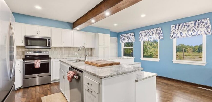 16413 Quinn Road, Smithville, MO 64089