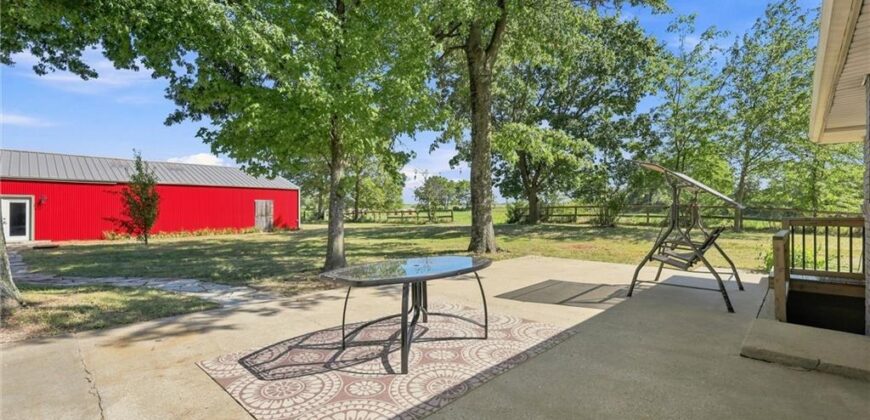16413 Quinn Road, Smithville, MO 64089