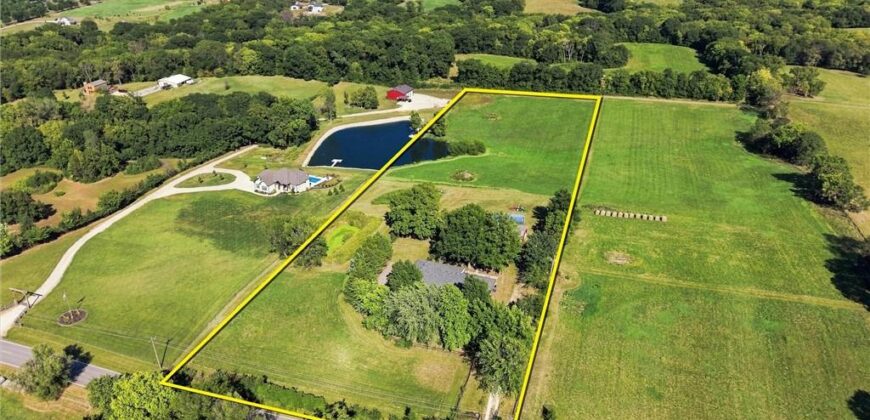 16413 Quinn Road, Smithville, MO 64089