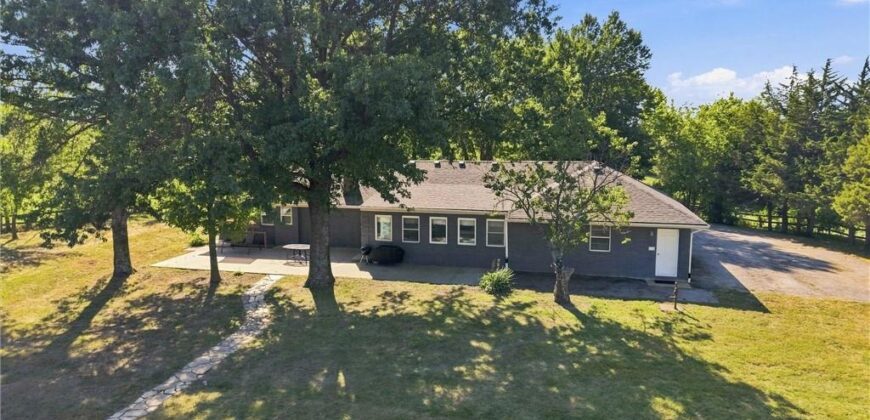 16413 Quinn Road, Smithville, MO 64089