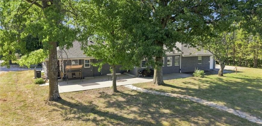 16413 Quinn Road, Smithville, MO 64089