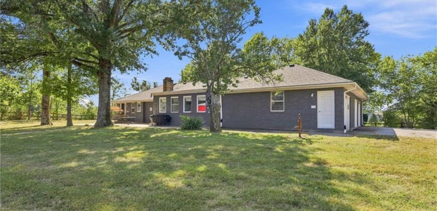 16413 Quinn Road, Smithville, MO 64089