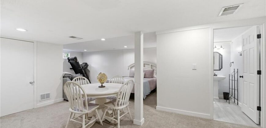 209 Lee Drive, Liberty, MO 64068