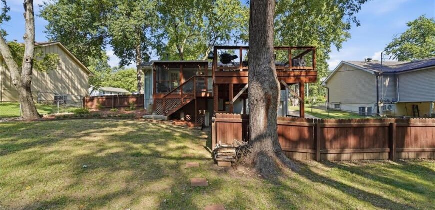 209 Lee Drive, Liberty, MO 64068