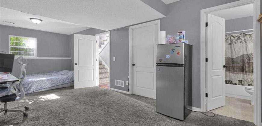 908 N Birch Street, Kearney, MO 64060