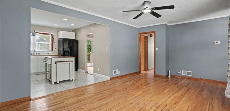 626 Summer Street, Weston, MO 64098