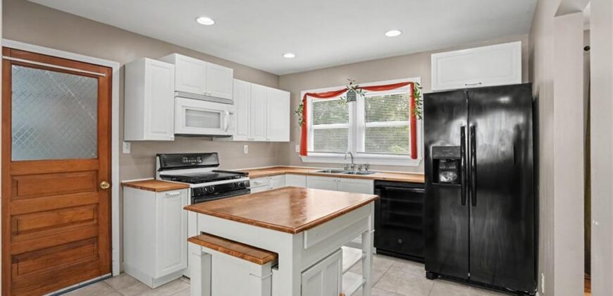 626 Summer Street, Weston, MO 64098