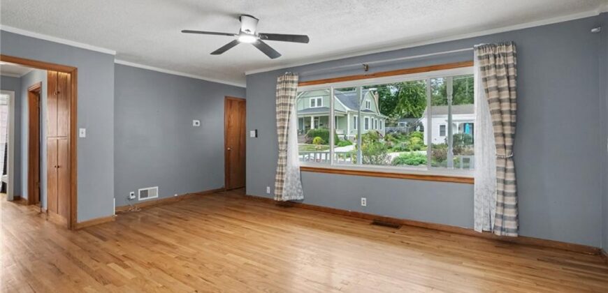 626 Summer Street, Weston, MO 64098