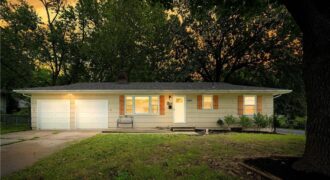 5501 N Highland Avenue, Kansas City, MO 64118
