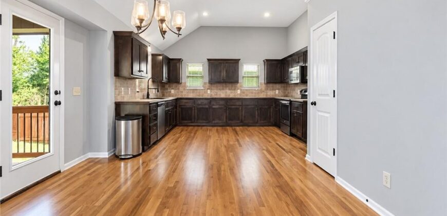 412 Duncan Drive, Liberty, MO 64068