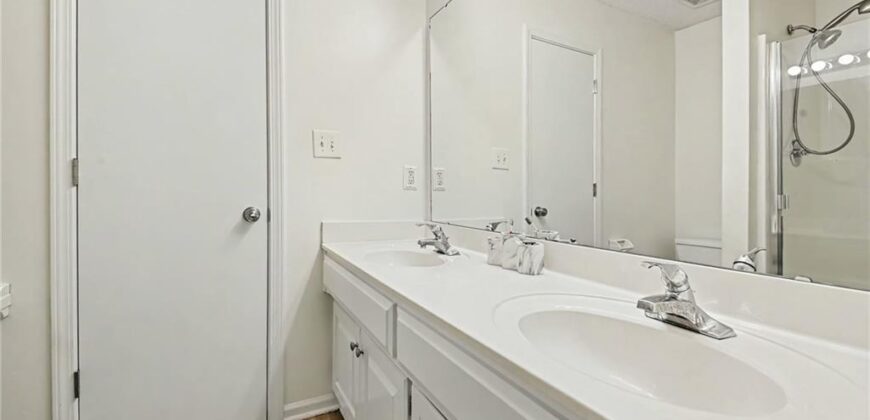 11010 N Booth Avenue, Kansas City, MO 64157