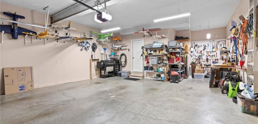 5204 N PENNSYLVANIA Street, Gladstone, MO 64118