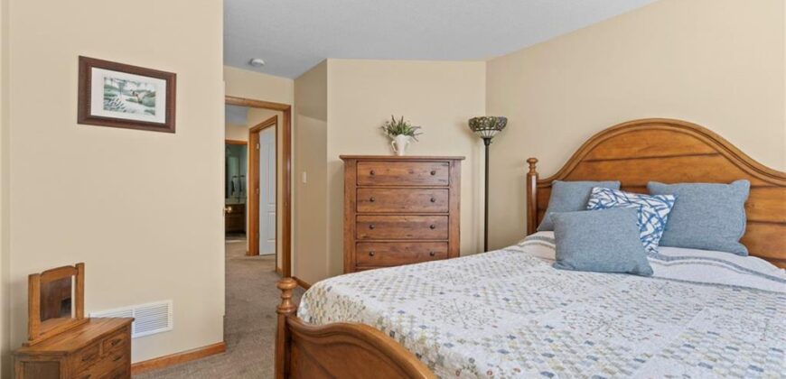 5204 N PENNSYLVANIA Street, Gladstone, MO 64118