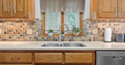 5204 N PENNSYLVANIA Street, Gladstone, MO 64118