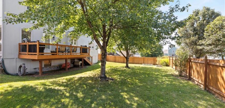 5204 N PENNSYLVANIA Street, Gladstone, MO 64118