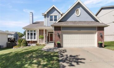 5204 N PENNSYLVANIA Street, Gladstone, MO 64118