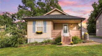 4216 NE 44TH Street, Kansas City, MO 64117