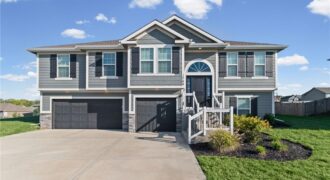 1704 Willow Lane, Kearney, MO 64060