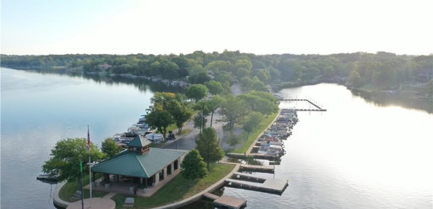 7616 NW Eastside Drive, Weatherby Lake, MO 64152