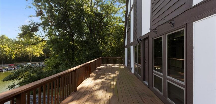 7616 NW Eastside Drive, Weatherby Lake, MO 64152
