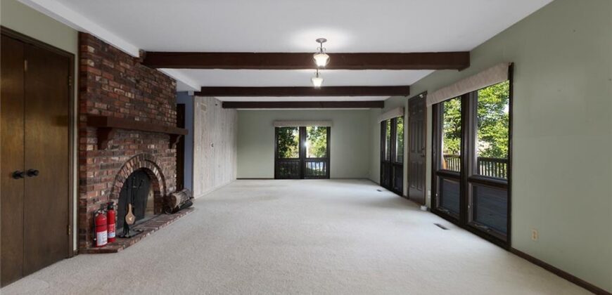 7616 NW Eastside Drive, Weatherby Lake, MO 64152