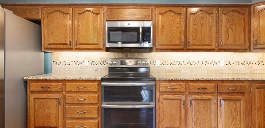 7616 NW Eastside Drive, Weatherby Lake, MO 64152