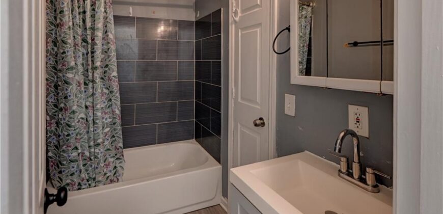 4521 NE 45th Street, Kansas City, MO 64117