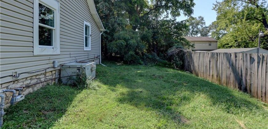 4521 NE 45th Street, Kansas City, MO 64117
