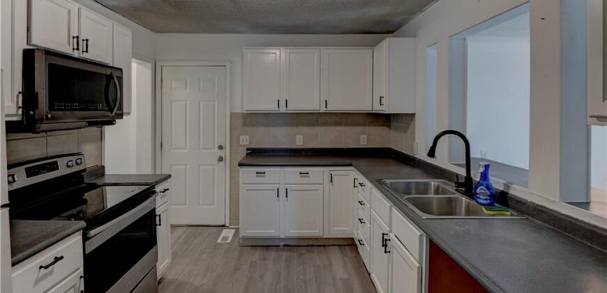 4521 NE 45th Street, Kansas City, MO 64117