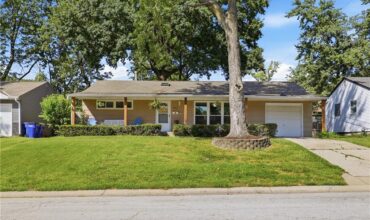 5914 N Park Avenue, Gladstone, MO 64118