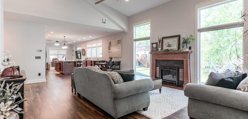 10802 NW 75 Street, Weatherby Lake, MO 64152