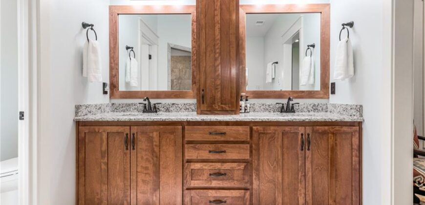 10802 NW 75 Street, Weatherby Lake, MO 64152