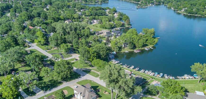 10802 NW 75 Street, Weatherby Lake, MO 64152
