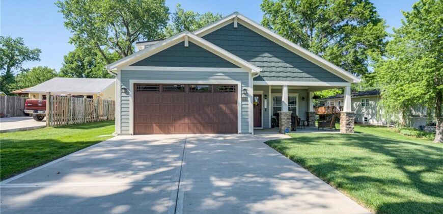 10802 NW 75 Street, Weatherby Lake, MO 64152