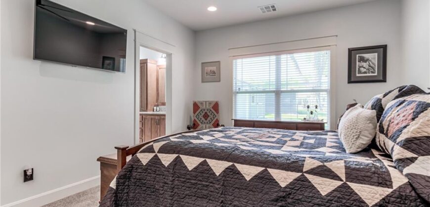 10802 NW 75 Street, Weatherby Lake, MO 64152