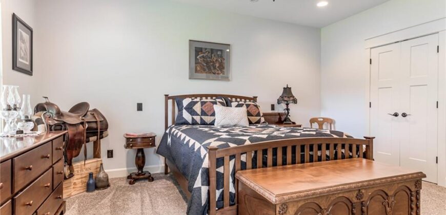 10802 NW 75 Street, Weatherby Lake, MO 64152