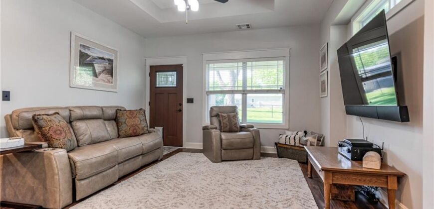 10802 NW 75 Street, Weatherby Lake, MO 64152