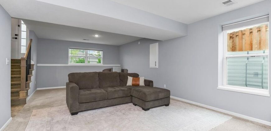11722 N WINDSOR Avenue, Kansas City, MO 64157