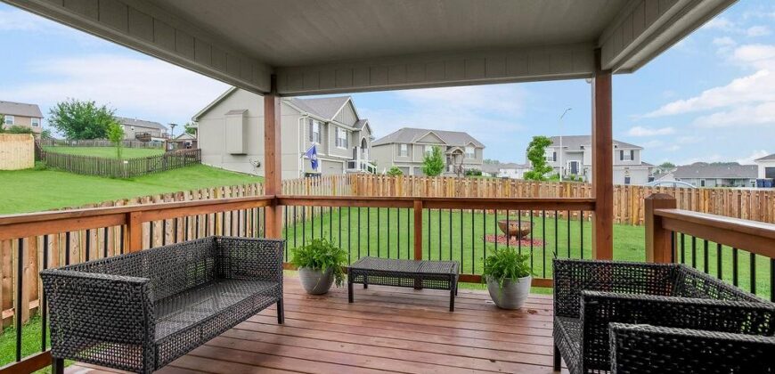 11722 N WINDSOR Avenue, Kansas City, MO 64157